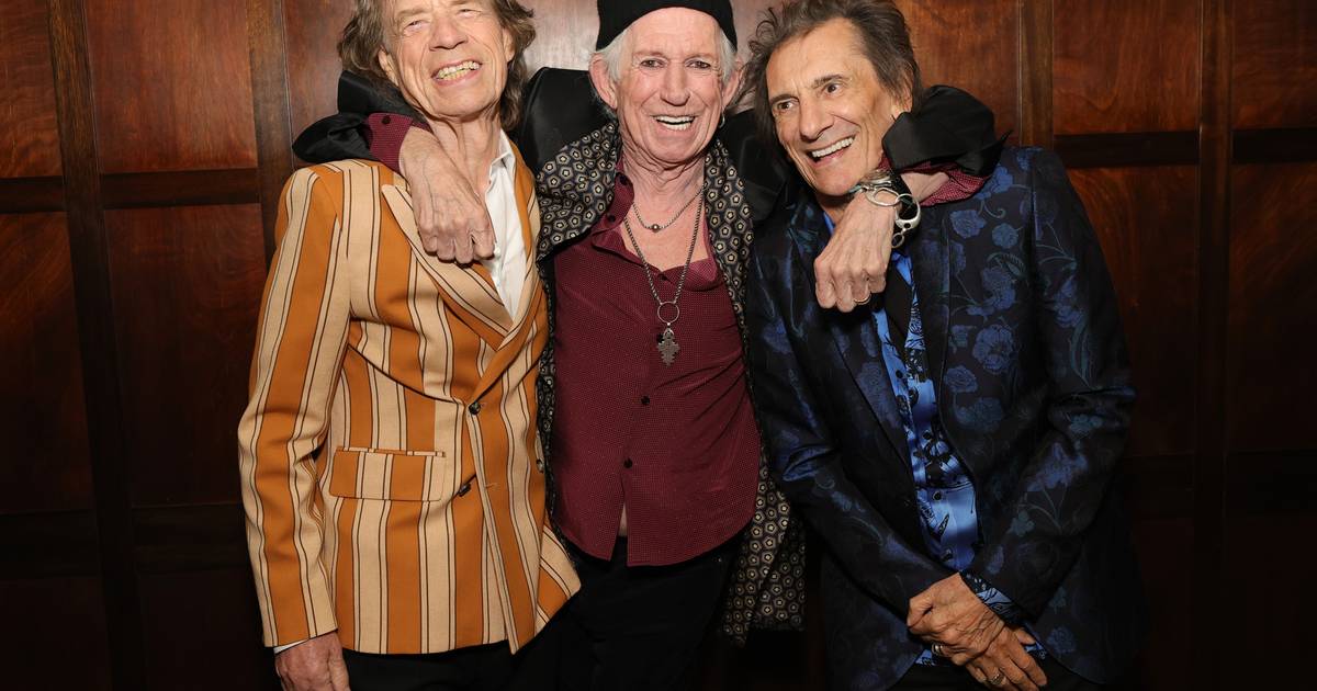 "O que as pessoas mais esquecem sobre os Rolling Stones é que eles continuam a não ser mais do que uma fabulosa banda de garagem"