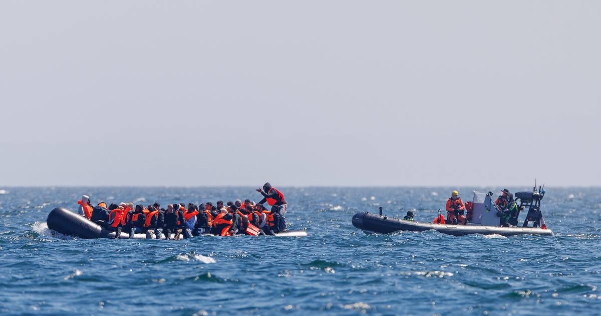 Tribunal britânico trava restrições a recursos de migrantes ameaçados de deportação para França