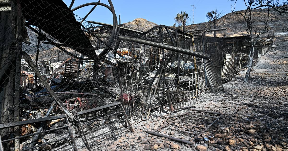 Fogo em Almeria: Autoridades mais otimistas, Espanha agradece apoio internacional