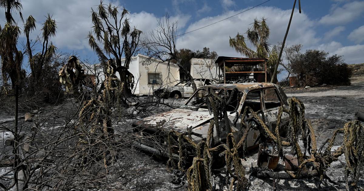 Incêndio em Almería está controlado e desalojados podem regressar a casa