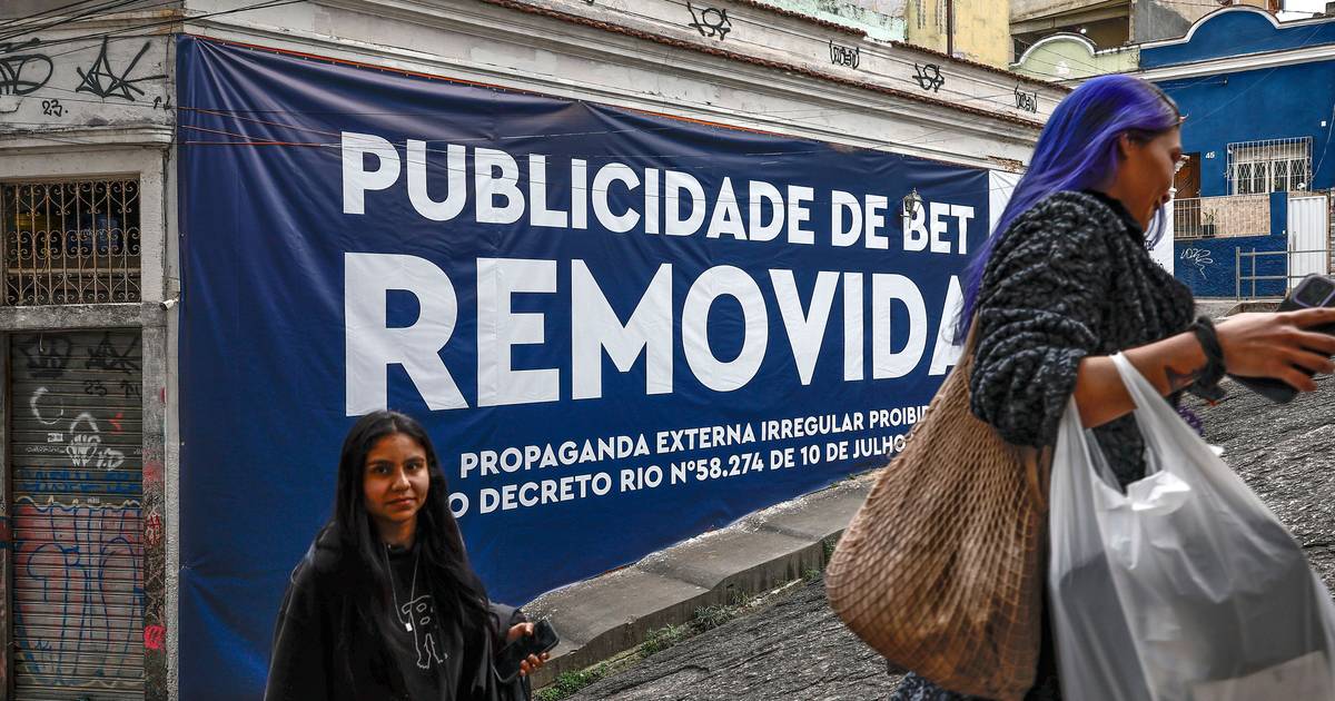 Rio de Janeiro proíbe publicidade de apostas online em espaços públicos: "as 'bets' são uma praga"