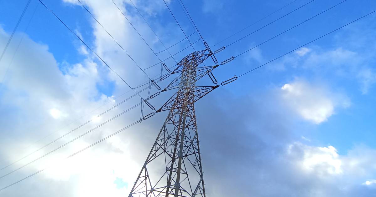 Preços em alta no mercado ibérico ameaçam pressionar fatura da eletricidade nos próximos meses