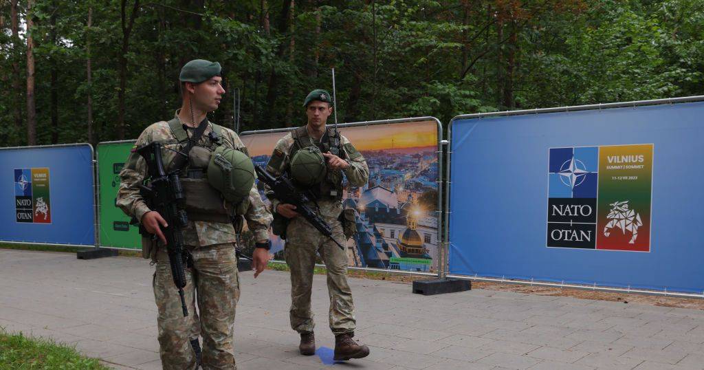 Finlândia e Lituânia deixaram de dizer "não" às armas nucleares, e a culpa é da "ameaça da Rússia"