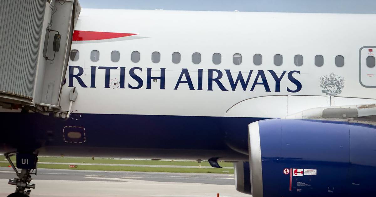 Nove voos declaram emergência por baixo nível de combustível após bloqueio da pista no aeroporto de Gatwick