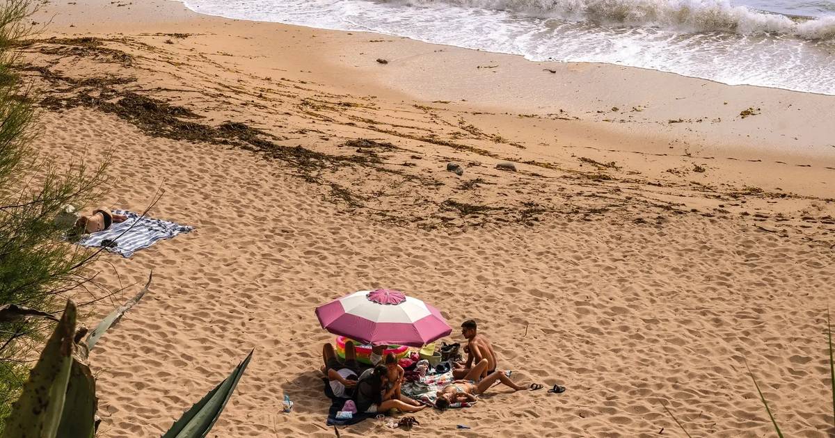 Praia de São Bernardino: Mil histórias de uma casa à beira-mar