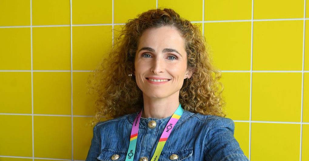 "As pessoas adotaram a tendência de se vestir igual aos artistas que vão ver. Aproveitam todas as oportunidades que têm para se mascarar"