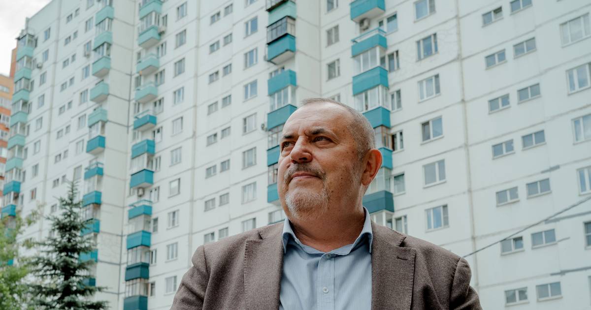 Uma batalha política russa termina com uma visita de homens mascarados