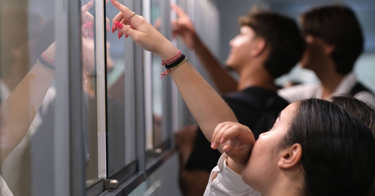Erros na classificação automática afetaram 25 mil exames, maioria dos alunos acabou por ter notas mais altas