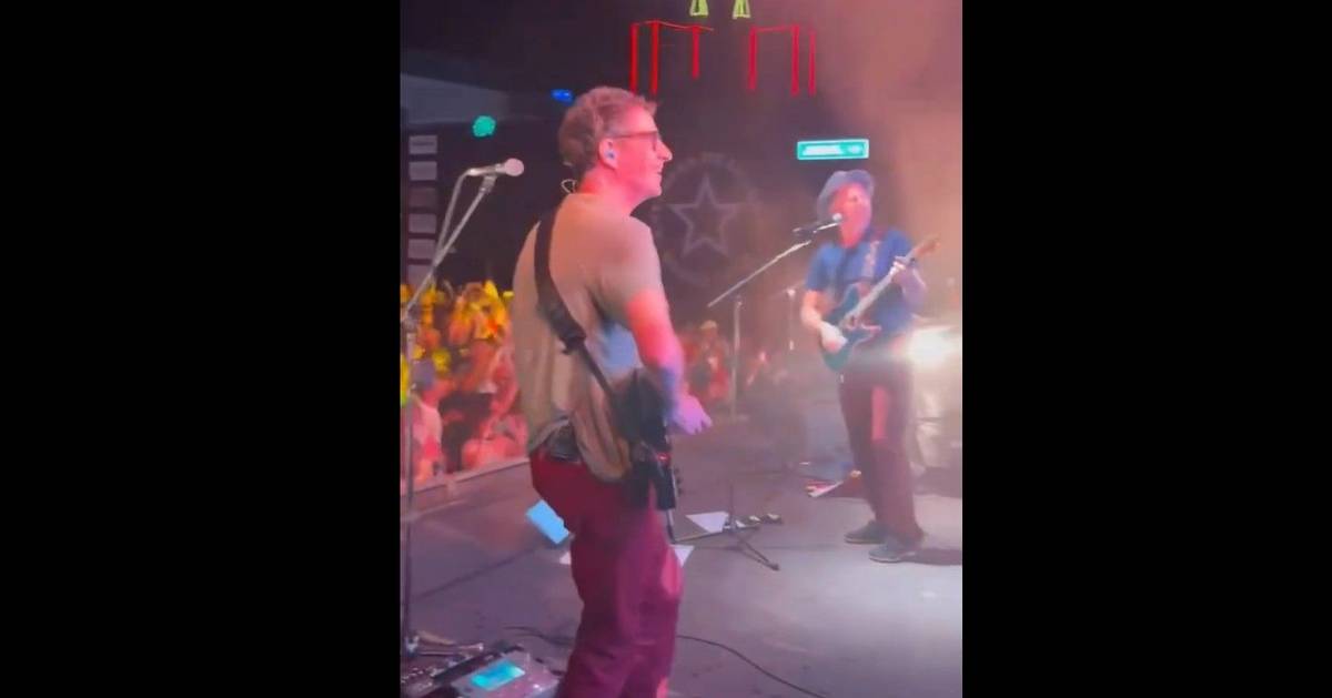 Os Belle & Sebastian estavam em palco em Espanha quando a final do Mundial acabou e a euforia instalou-se: esta terça dão concerto em Lisboa