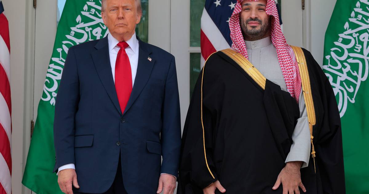 Donald Trump aprova acordo nuclear que poderá permitir à Arábia Saudita enriquecer urânio