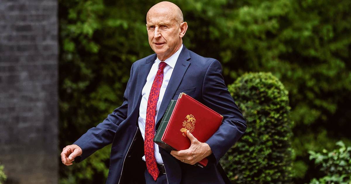 No Reino Unido o ministro que regateava é agora responsável pelas contas certas: quem é John Healey?