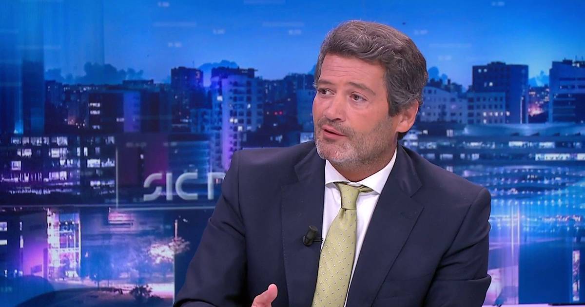 Ventura diz que Montenegro está "refém" do ministro e por isso não afasta Luís Neves
