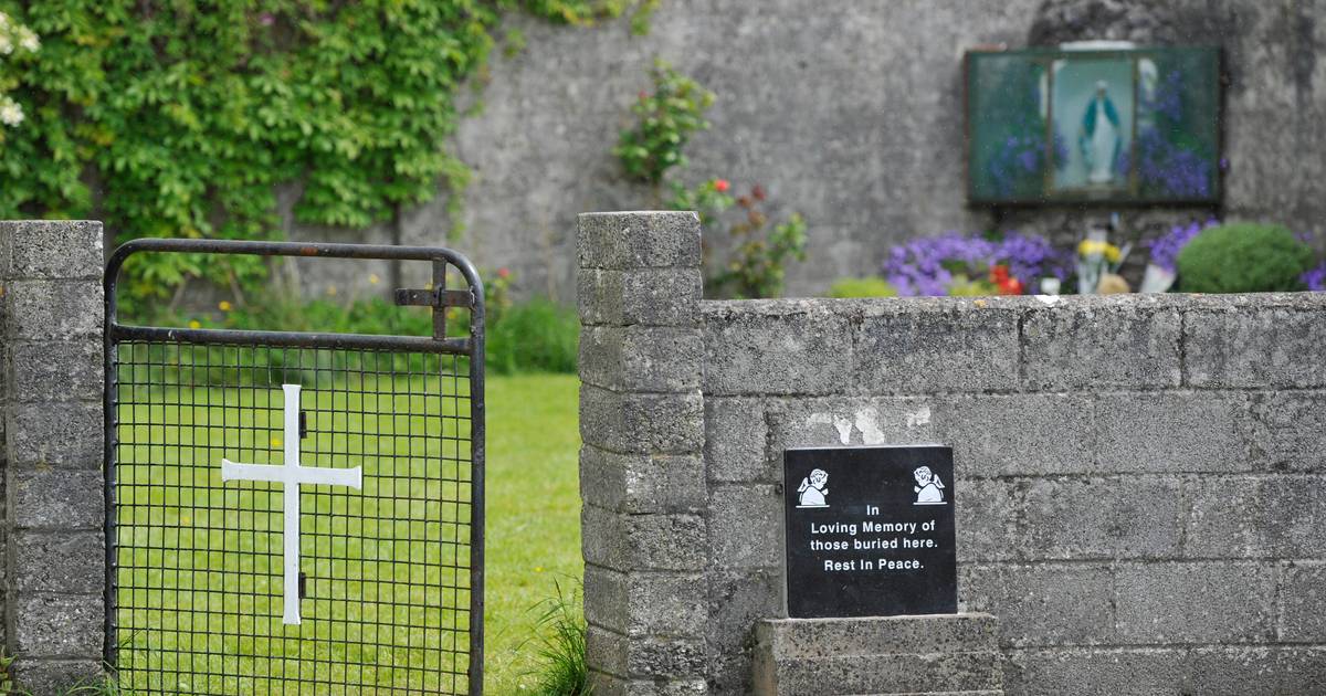 Quase 100 bebés encontrados junto a antigo lar na Irlanda: investigadores avançam para a identificação das vítimas