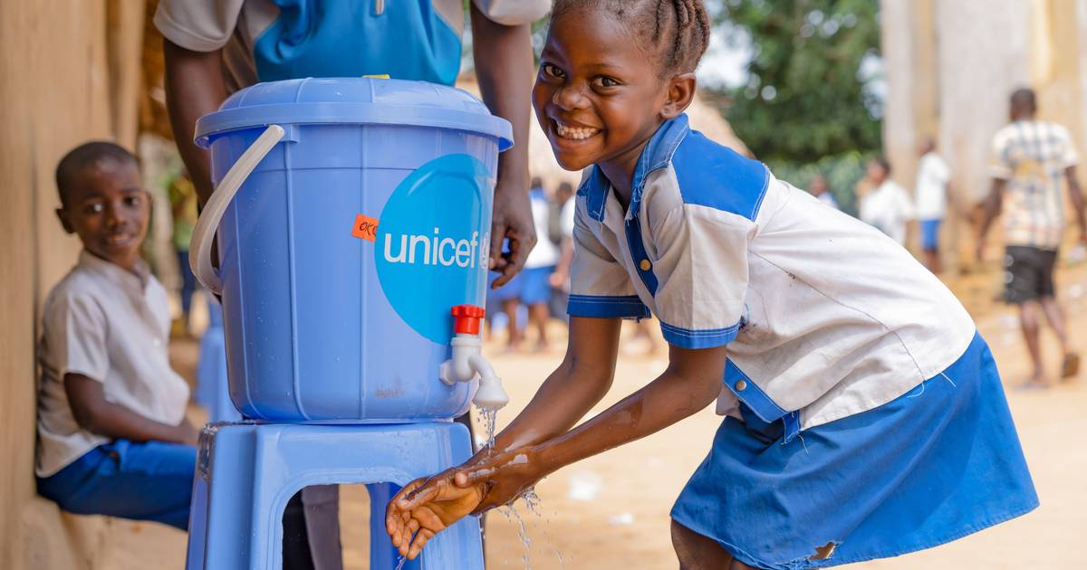 Conselheiro da UNICEF: "Água e saneamento seguros são um motor importante para a paz"