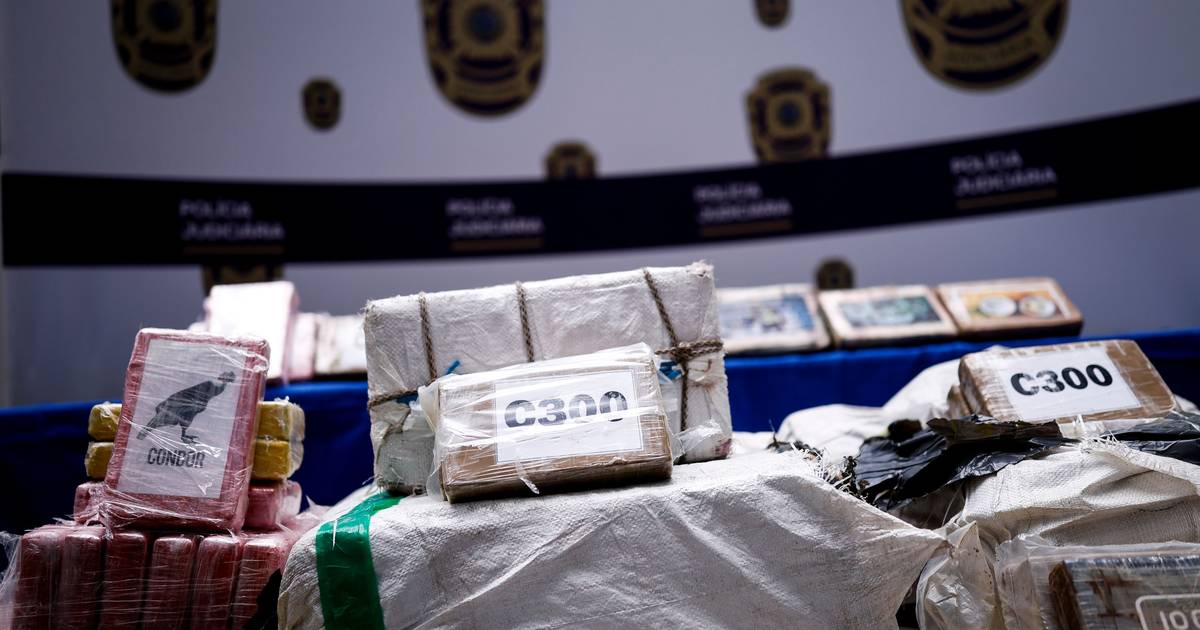 Droga apreendida em alto mar terá proveniência na América do Sul