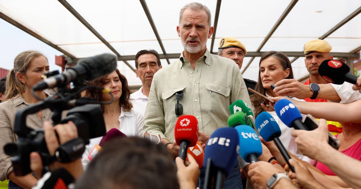 Incêndios em Espanha: Rei apela à "união" perante "maior incêndio da história recente", Sanchéz fala em "efeitos da crise climática"