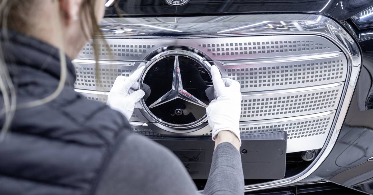 Mercedes-Benz revê em baixa previsões para 2026 após quebra na China
