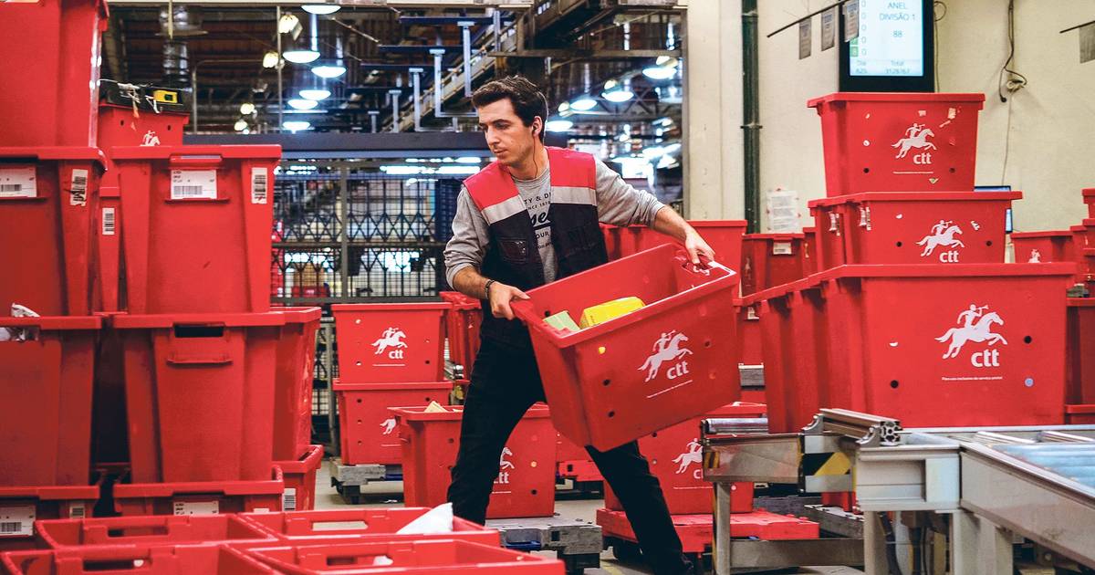 Lucro dos CTT encolhe 41,6% no primeiro semestre, para €12,9 milhões