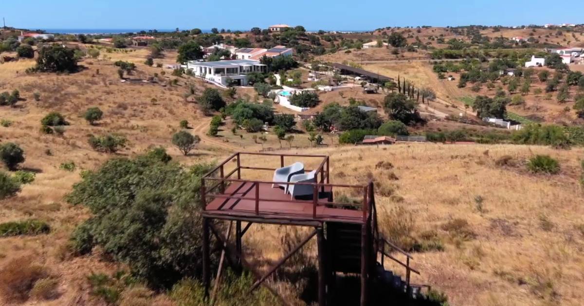 "No meio do nada, mas perto de tudo": este alojamento no Algarve junta arte, bem-estar e natureza