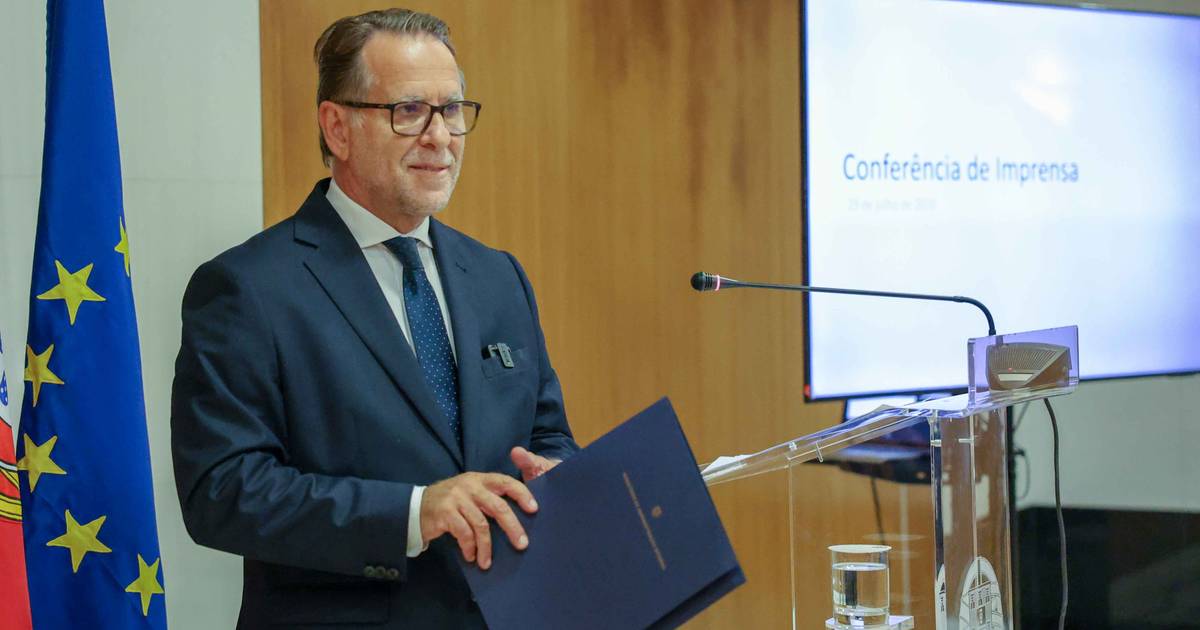 Procuradoria Europeia abre um "processo de verificação" das adjudicações de Luís Neves na PJ