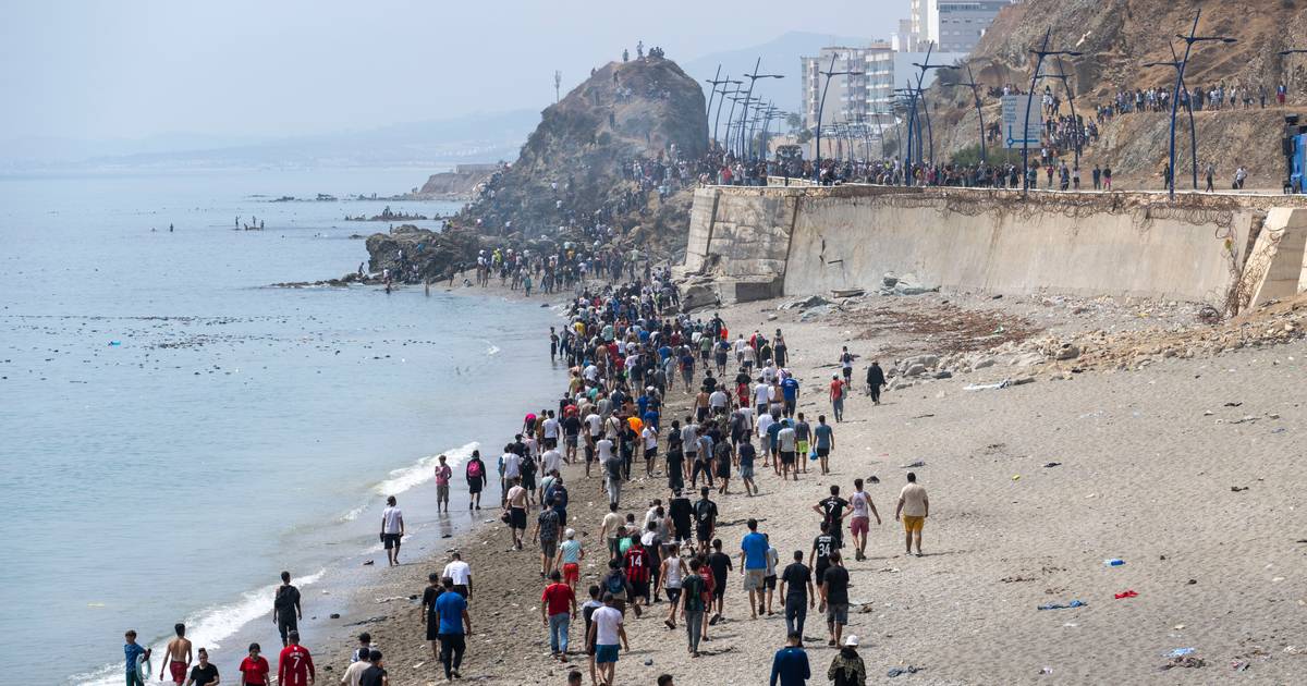 Crise em Ceuta leva Espanha a acusar alguns países da UE de egoísmo e faz escalar tensões na Europa