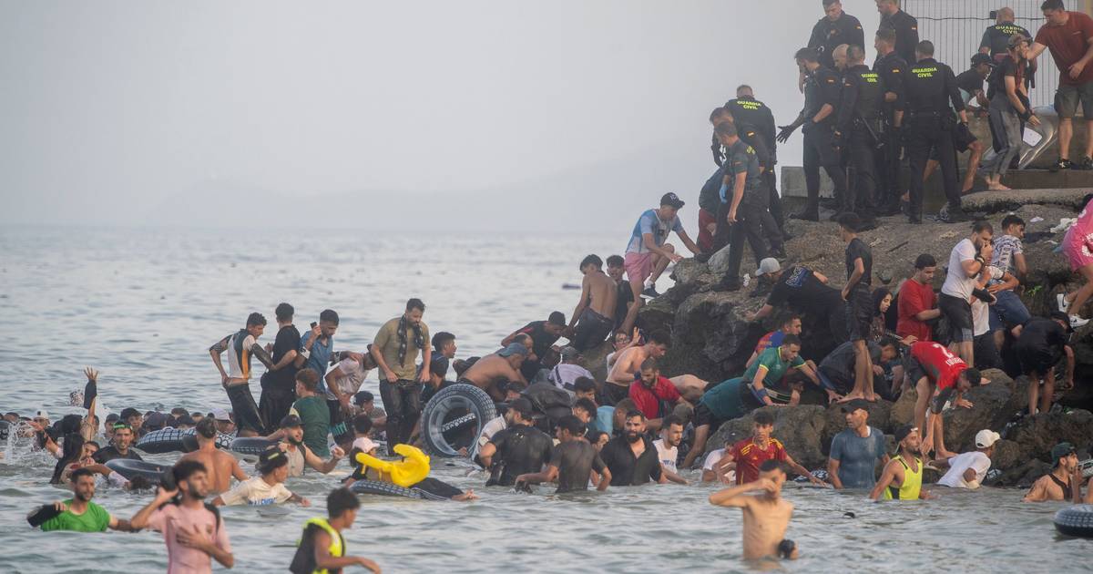 Chega quer repor controlo na fronteira com Espanha após entrada massiva de migrantes em Ceuta