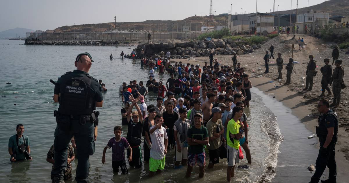 "A sentença tem dois anos": o que explica a chegada repentina de 50 mil migrantes a Ceuta?