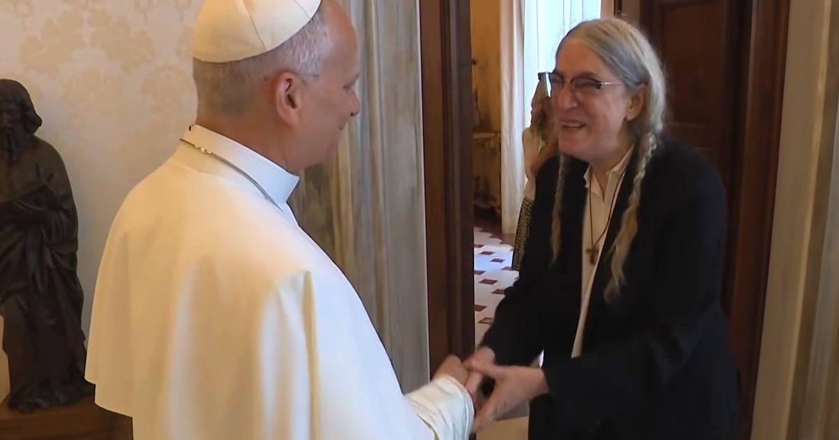 Patti Smith encontrou-se com o Papa Leão XIV no Vaticano: "Descobriram que são velhos amigos"