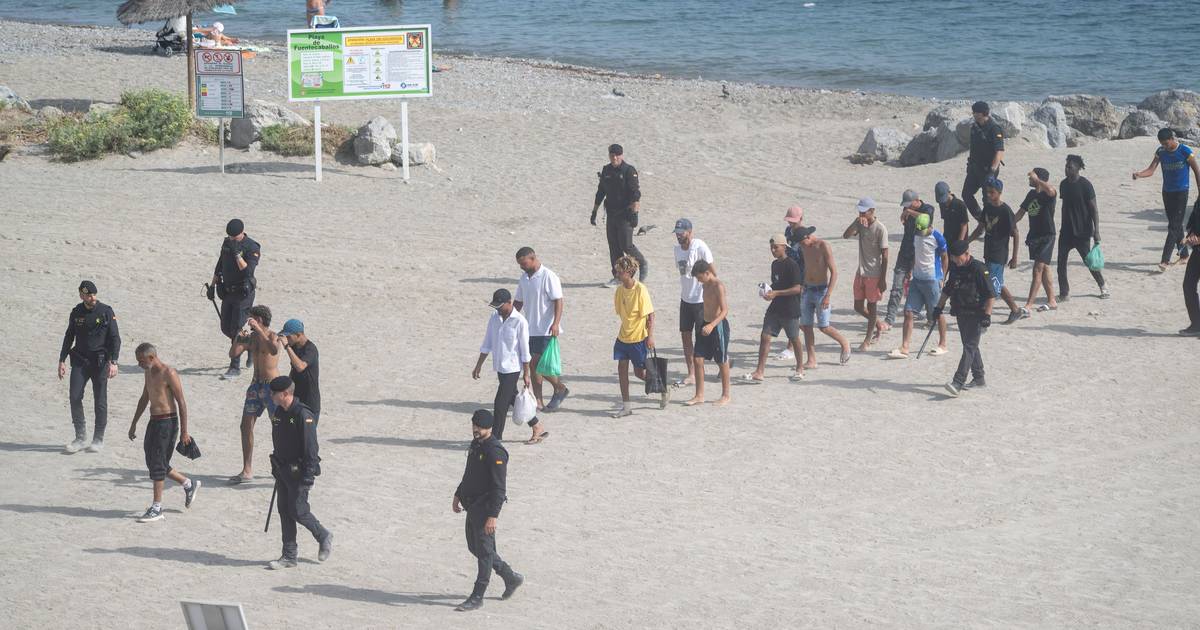 Migrantes recambiados de Ceuta para Marrocos: "Achas que eu ia se tivesse emprego?"