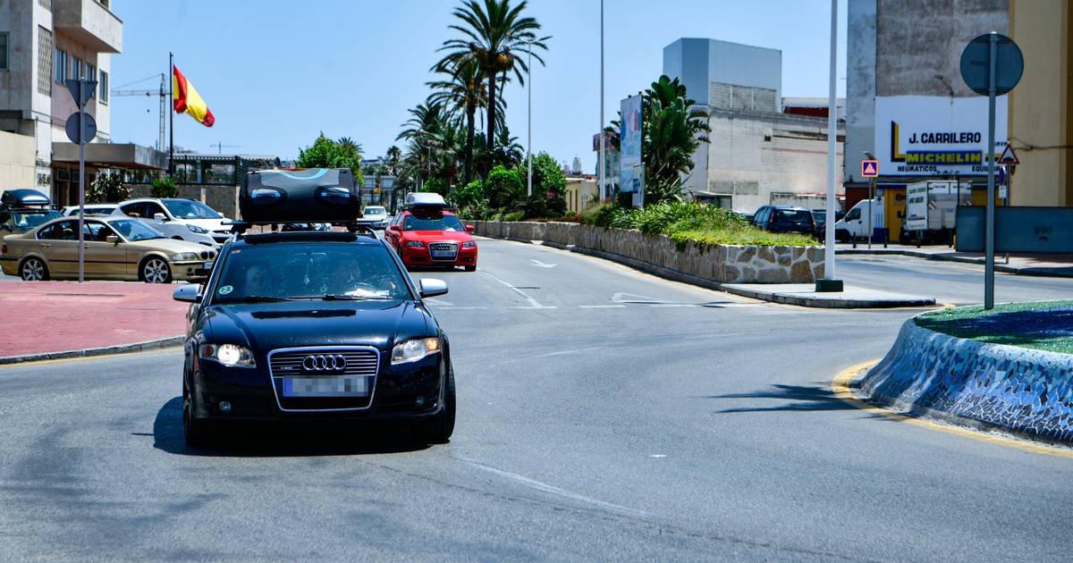 Inimigo Público: Milhares de portugueses invadem Ceuta para atestarem o depósito do automóvel em Espanha