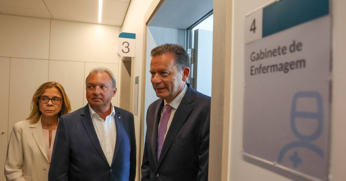 Montenegro promete que contas públicas vão voltar a surpreender e dívida pública não preocupa