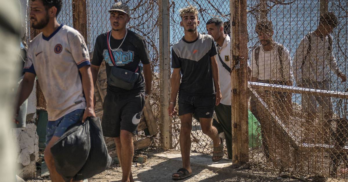 Há 528 menores sozinhos em Ceuta e os centros de acolhimento estão muito além da capacidade