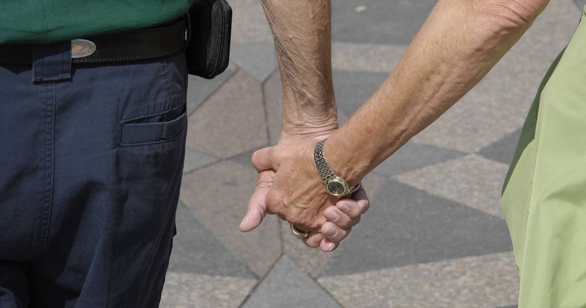 Casamentos aumentam e divórcios caem para mínimos de uma década