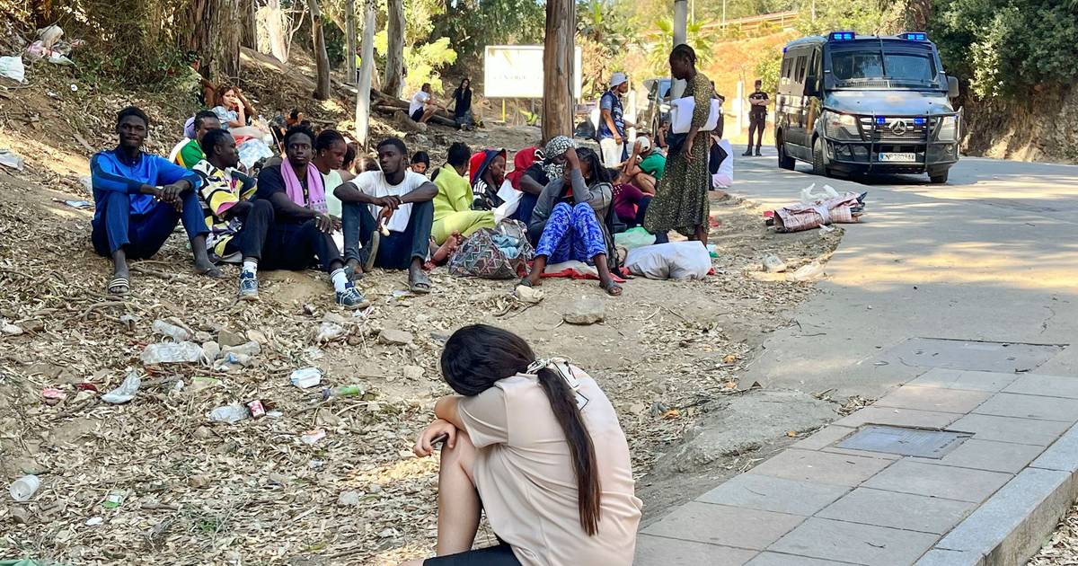 Em Ceuta, há grupos de moradores "à caça" de migrantes