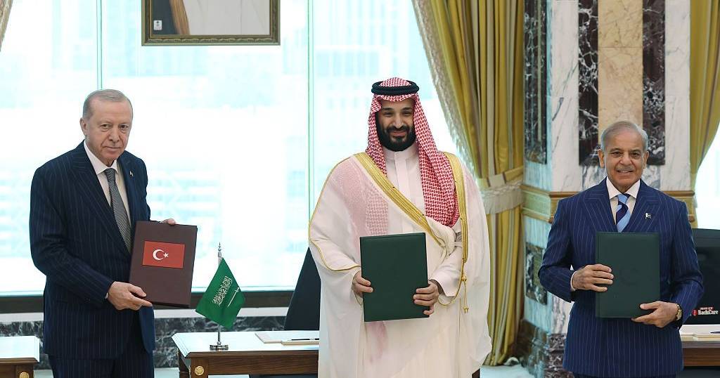 Turquia, Arábia Saudita e Paquistão já têm 'a sua NATO': que impacto tem o Pacto de Meca no Médio Oriente?