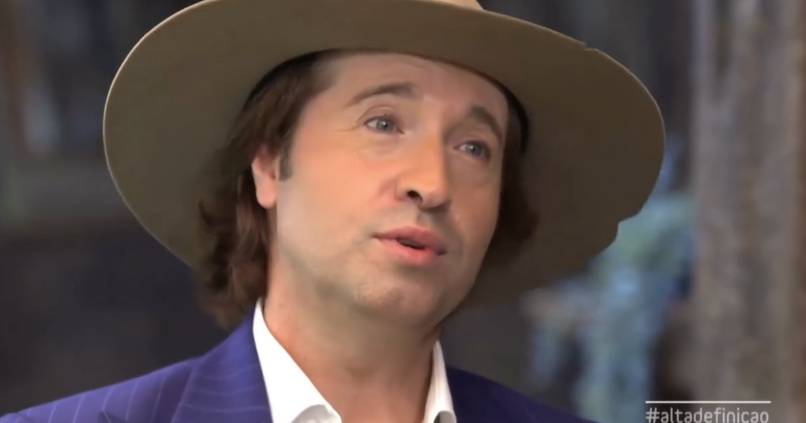 "Nunca tive um brinquedo, andei descalço até aos oito anos": a infância pobre que moldou o homem por trás do chapéu de cowboy
