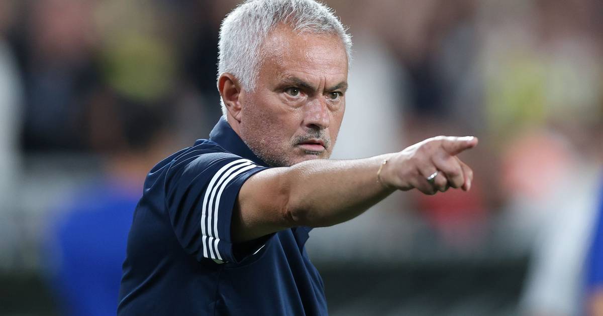 José Mourinho, o homem que nunca foi igual ao seu pai: já vimos o documentário da Netflix
