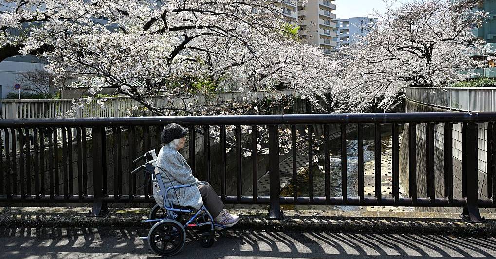 O Japão tem hoje a mesma população que há 40 anos: sociedade está cada vez mais envelhecida e isso tem "um custo"