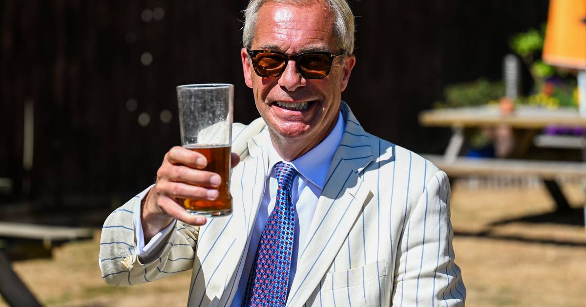Nigel Farage ganha eleição intercalar, não comparece na contagem de votos e é desmentido pela polícia