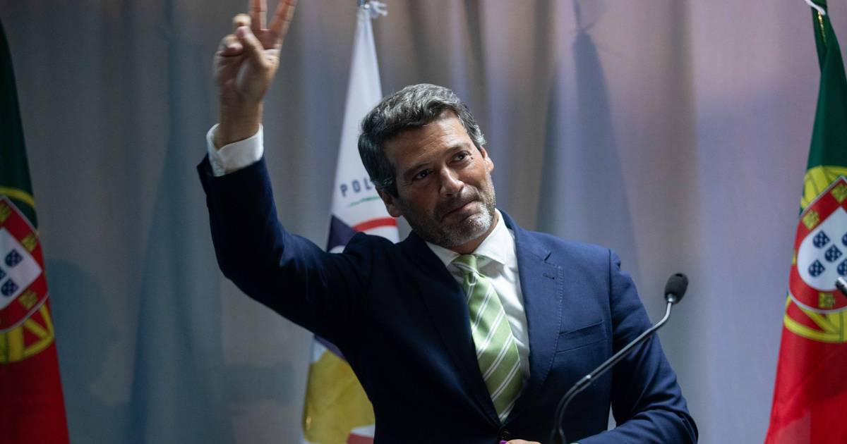 Ventura threatens political instability over pension reform