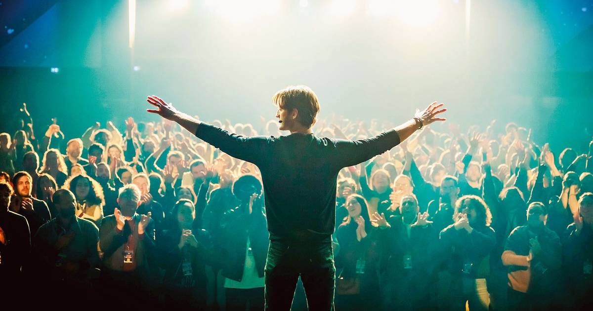 Cinema: Un "Guru" senza autorità per moralizzare