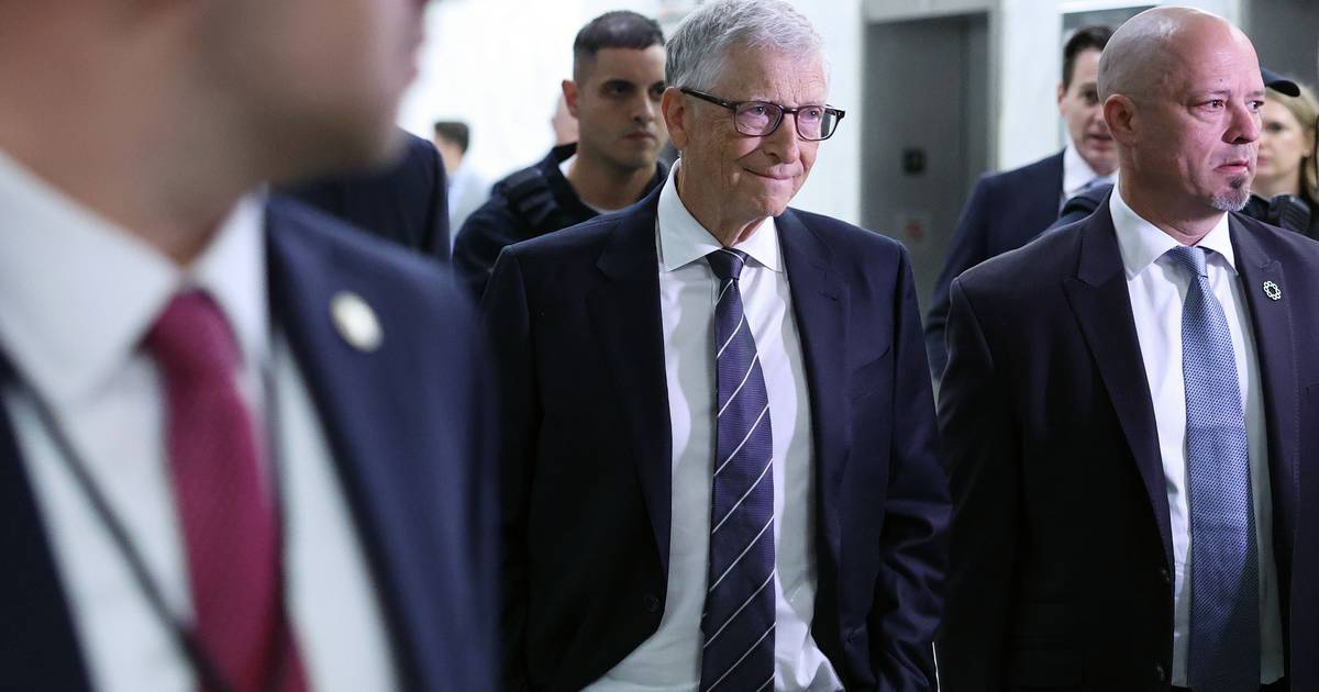 Bill Gates propone la creazione di posti di lavoro "riservati agli esseri umani" che non possano essere sostituiti dall'IA