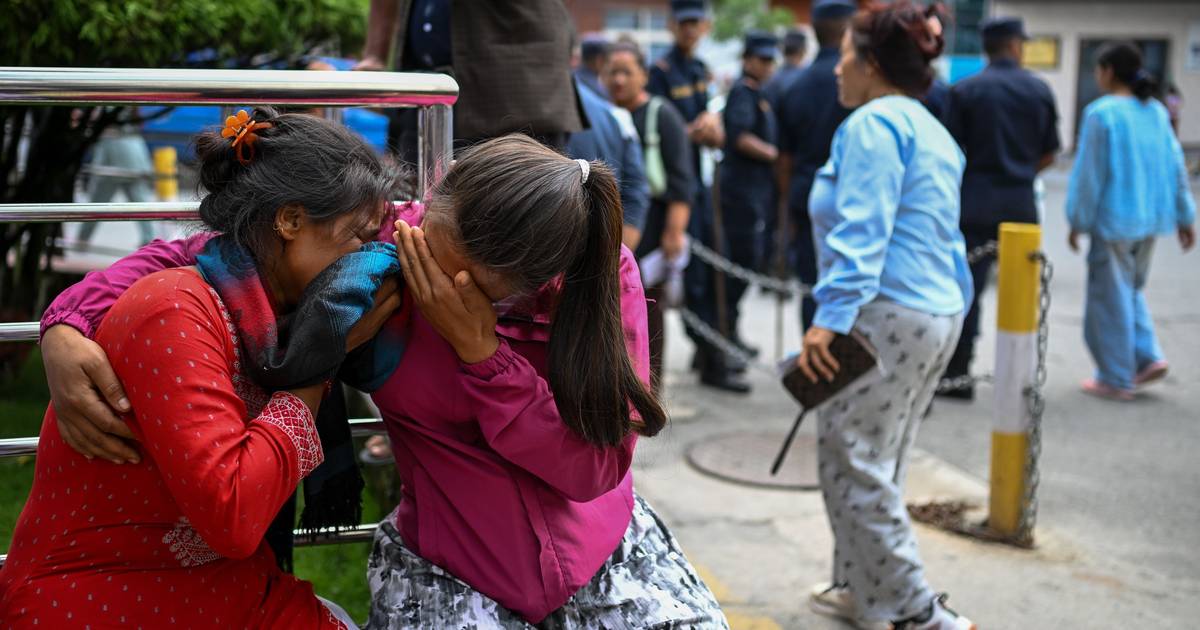 Inundações no Nepal e Tibete fazem pelo menos 919 mortos e quase 4800 desaparecidos