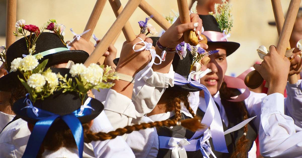Geschlechterkrieg: Was fürchten die Pauliteiros, wenn sie die Pauliteiras tanzen sehen?