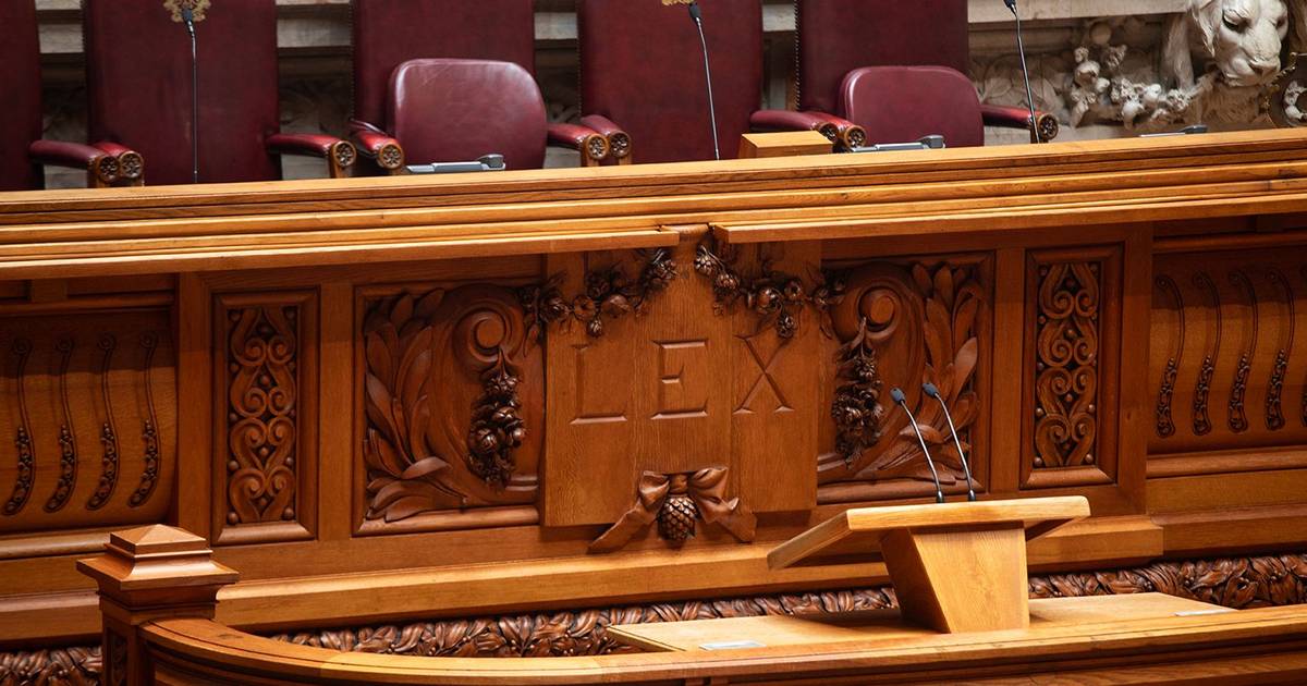 10 или 17 сентября? Агиар-Бранку передаёт решение о дате вотума недоверия лидерам парламентских фракций