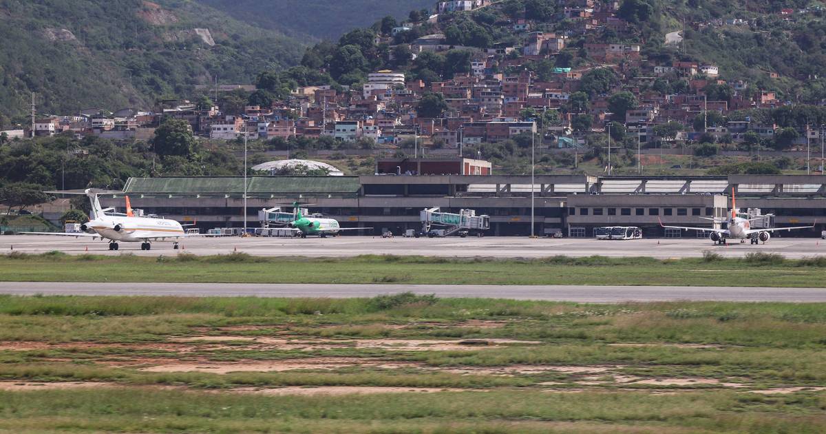 L'aeroporto di Caracas riprende le operazioni due mesi dopo il sisma