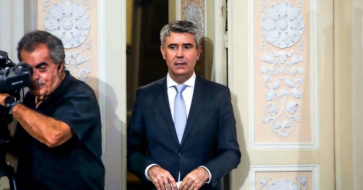 Misstrauensantrag wurde nicht eingereicht, ist aber bereits gescheitert: „Eine politische Krise wird es nicht durch die PS geben", sagt José Luís Carneiro