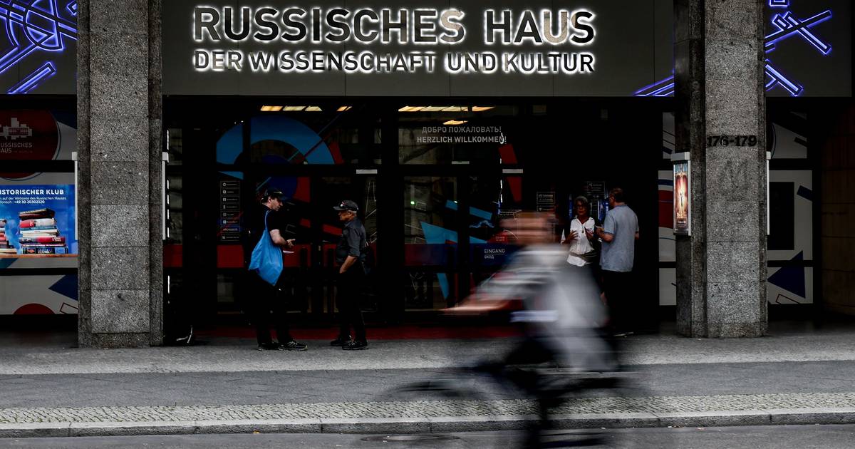 Centri di cultura o di informazione? La 'Casa Russa' di Berlino chiuderà e quella di Lisbona ha già cessato l'attività