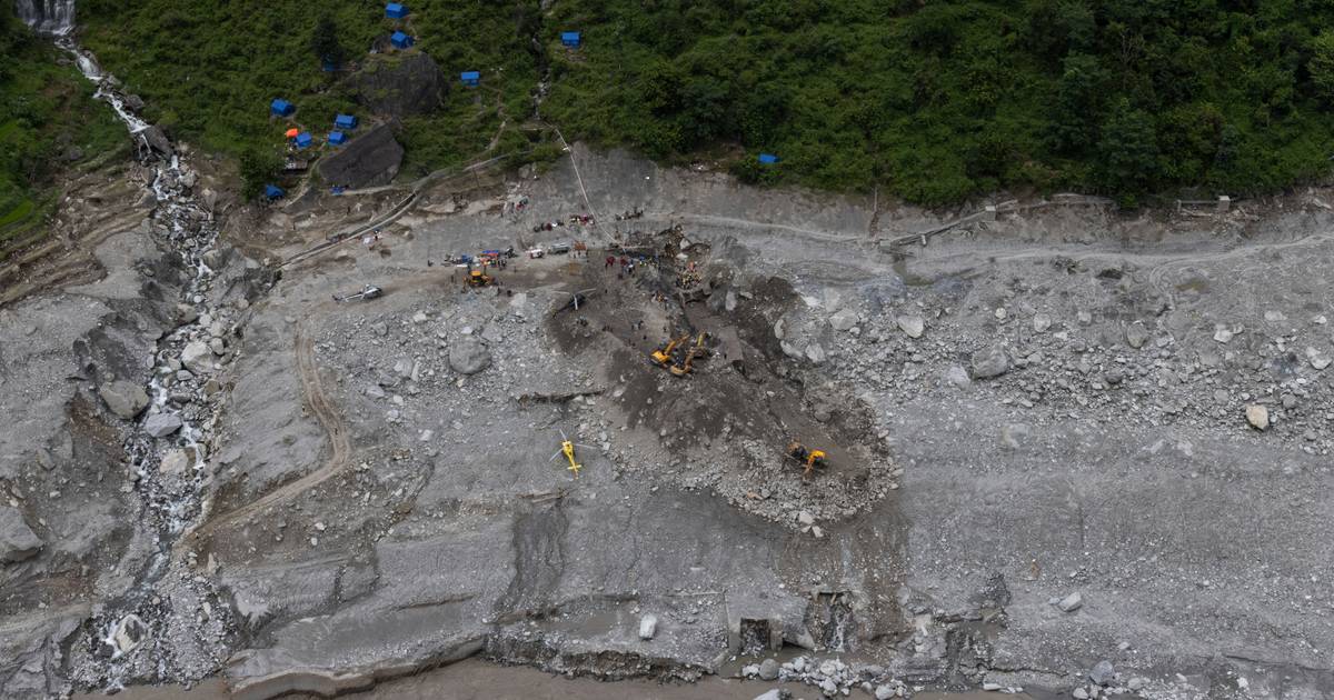 Zwei Arbeiter lebend aus Tunnel in Nepal geborgen nach mehr als einer Woche verschüttet