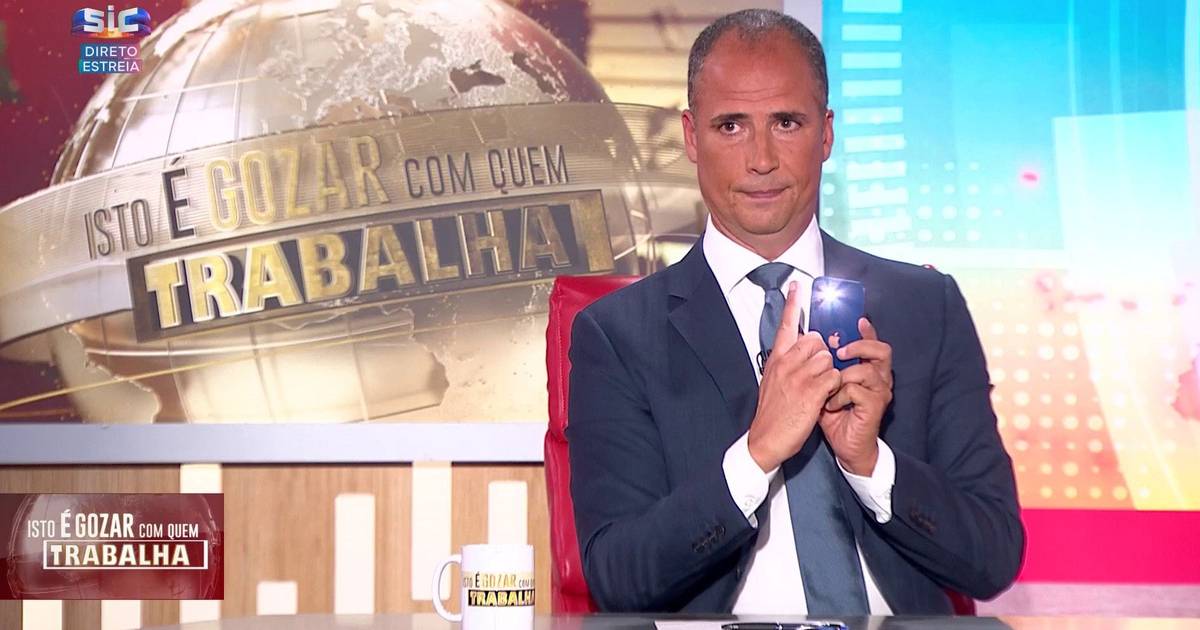 "Il ministro della polizia chiede ai vertici delle forze dell'ordine: 'Quanti criminali avete arrestato?' Pochi, siamo occupati a indagare su di lei"